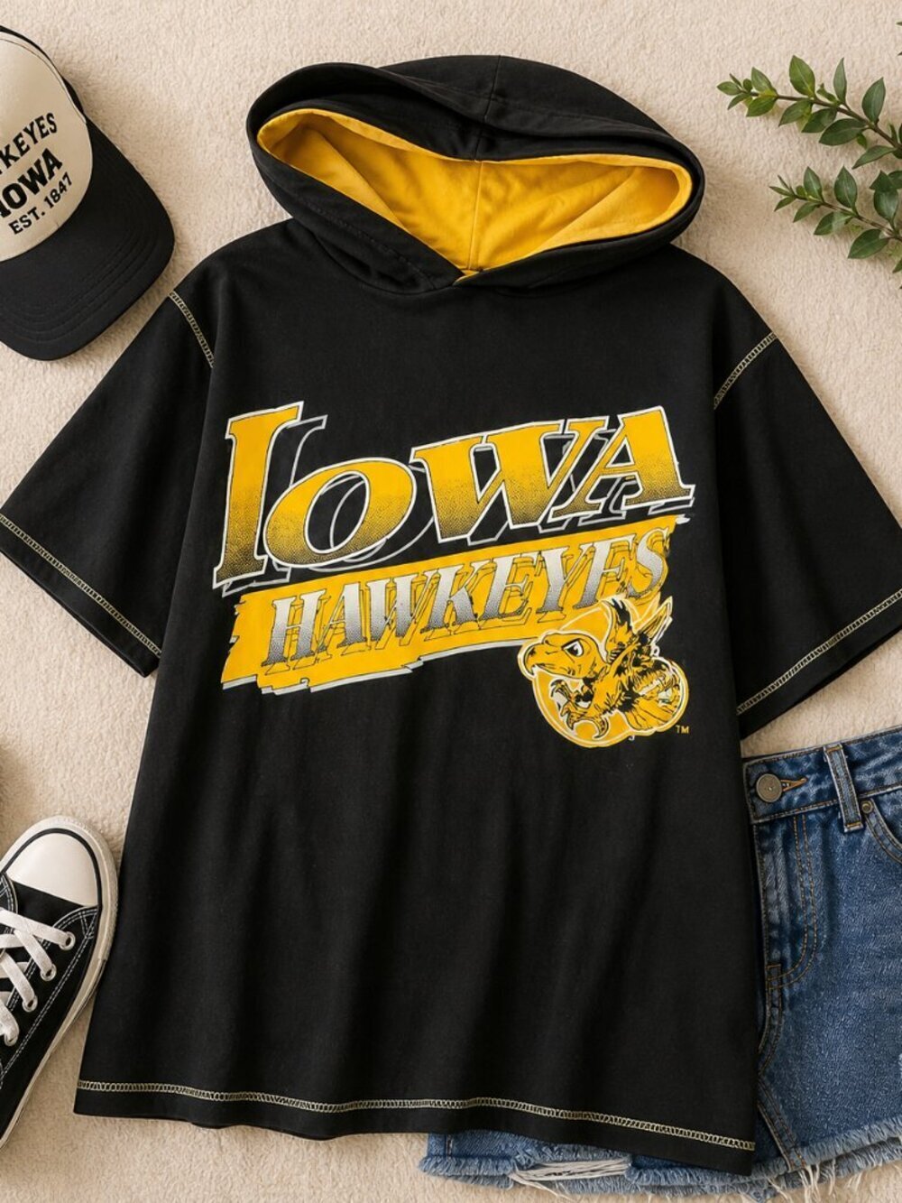 VTG Iowa Hawkeyes Hoodie T-Shirt TNT by Trau & Loevner XL USA Made